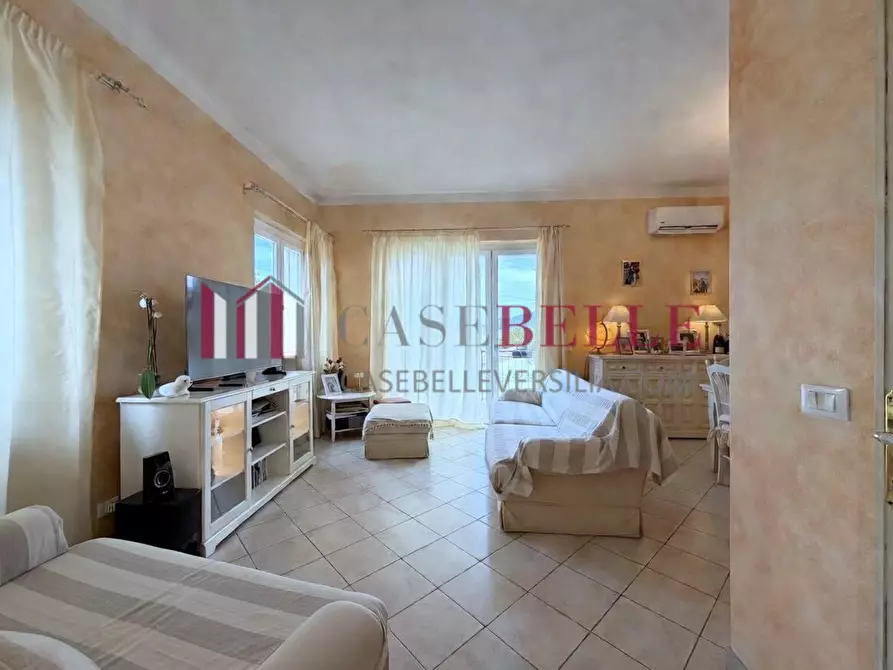 Immagine 3 di Villa in vendita  a Massarosa