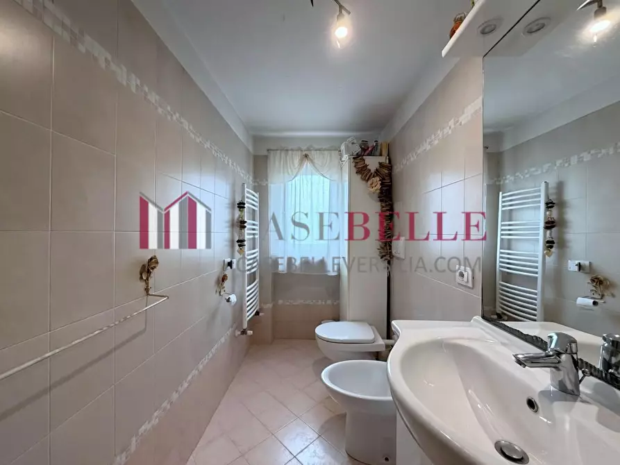 Immagine 53 di Villa in vendita  a Massarosa