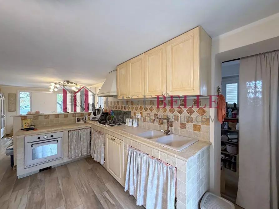 Immagine 40 di Villa in vendita  a Massarosa