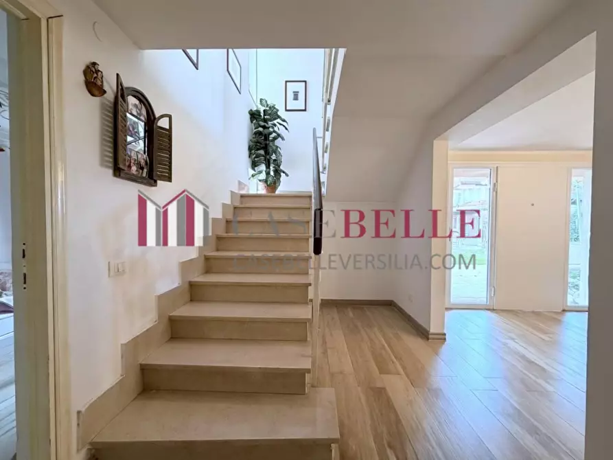 Immagine 59 di Villa in vendita  a Massarosa