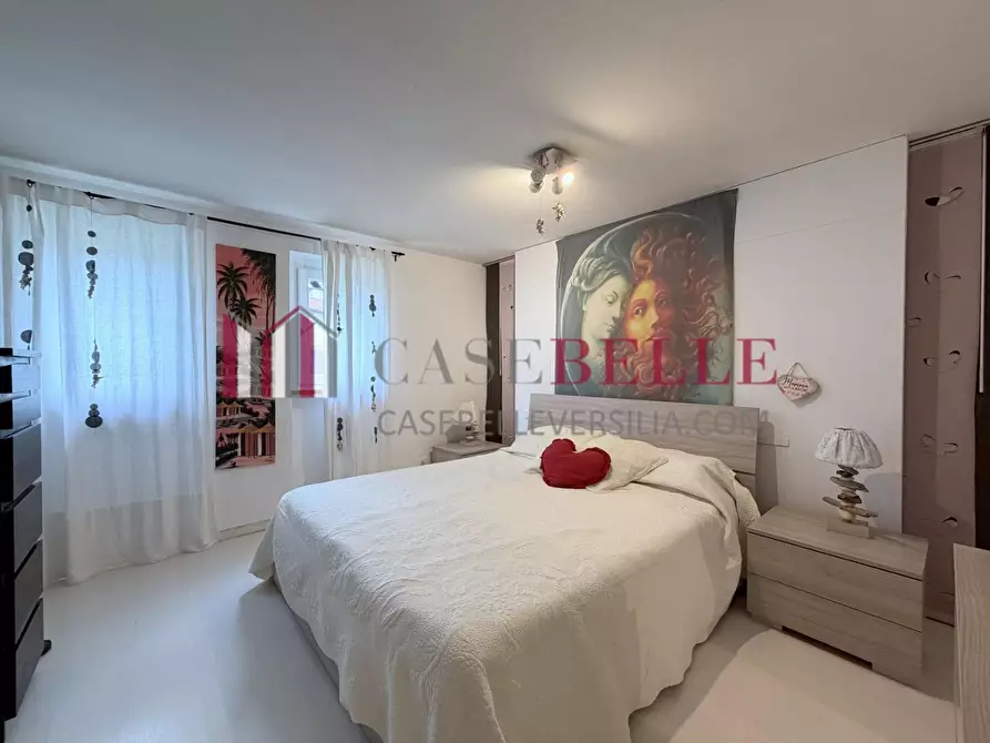 Immagine 47 di Villa in vendita  a Massarosa