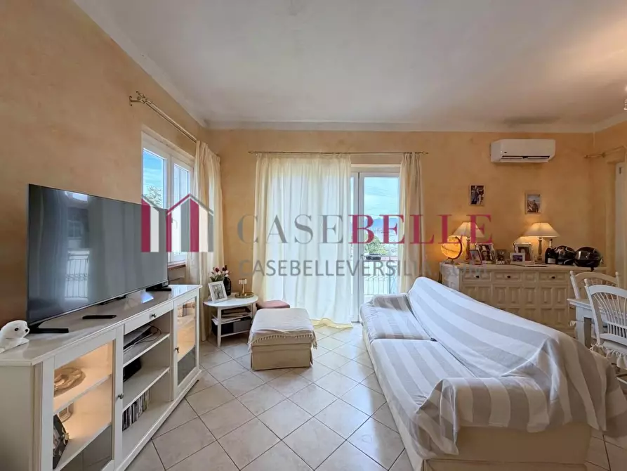 Immagine 4 di Villa in vendita  a Massarosa