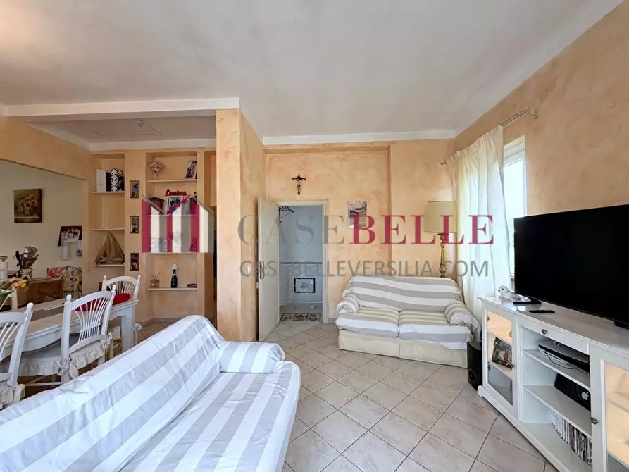 Immagine 6 di Villa in vendita  a Massarosa