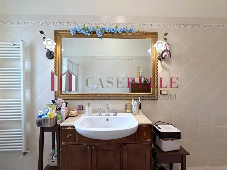 Immagine 23 di Villa in vendita  a Massarosa