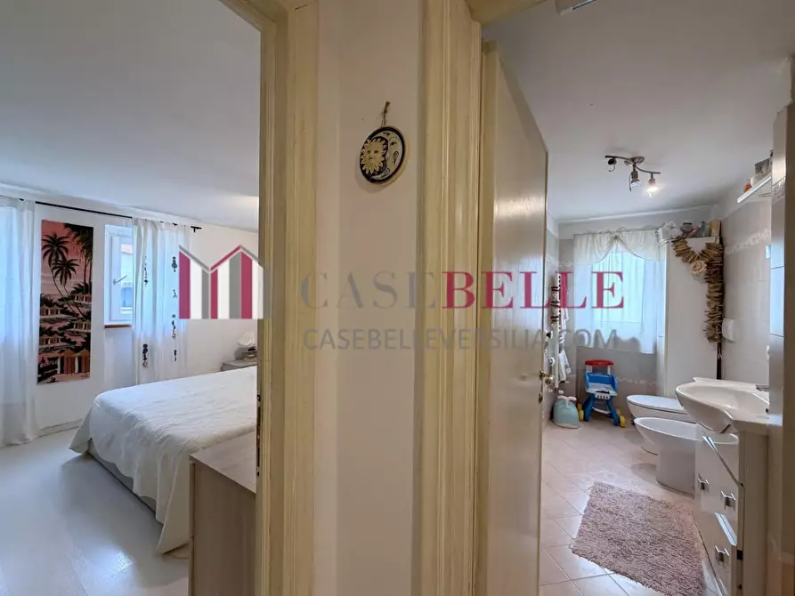 Immagine 46 di Villa in vendita  a Massarosa