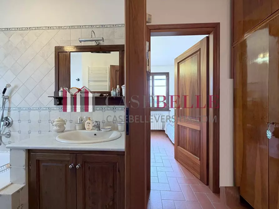 Immagine 36 di Casa trifamiliare in vendita  a Camaiore