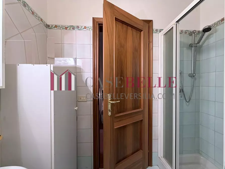 Immagine 17 di Casa trifamiliare in vendita  a Camaiore