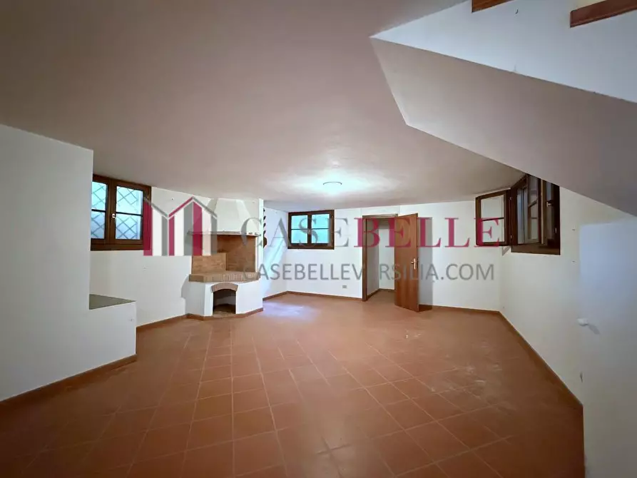Immagine 44 di Casa trifamiliare in vendita  a Camaiore