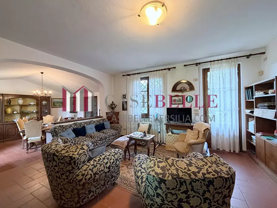 Immagine 1 di Casa trifamiliare in vendita  a Camaiore