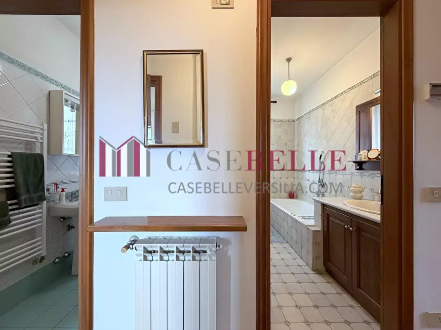 Immagine 21 di Casa trifamiliare in vendita  a Camaiore