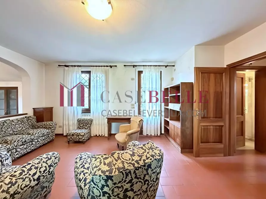 Immagine 2 di Casa trifamiliare in vendita  a Camaiore