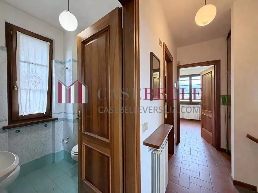 Immagine 30 di Casa trifamiliare in vendita  a Camaiore