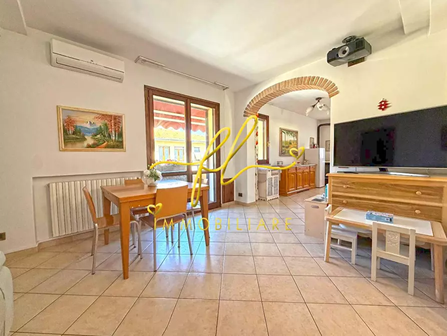 Immagine 1 di Appartamento in vendita  a Cecina