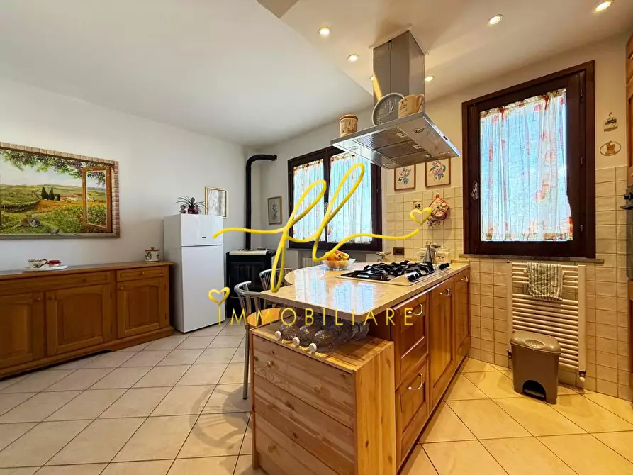 Immagine 8 di Appartamento in vendita  a Cecina