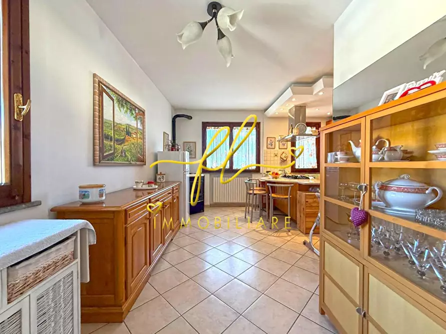 Immagine 11 di Appartamento in vendita  a Cecina