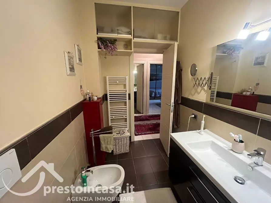 Immagine 23 di Appartamento in vendita  a Viareggio