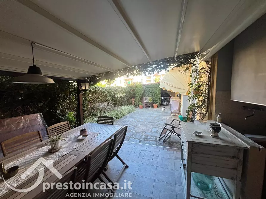 Immagine 9 di Appartamento in vendita  a Viareggio