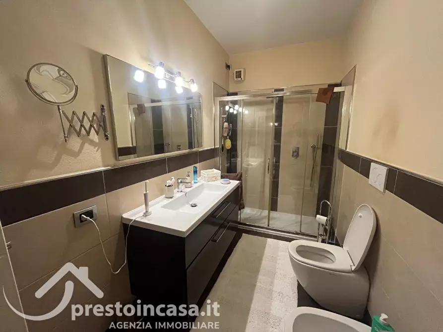 Immagine 22 di Appartamento in vendita  a Viareggio