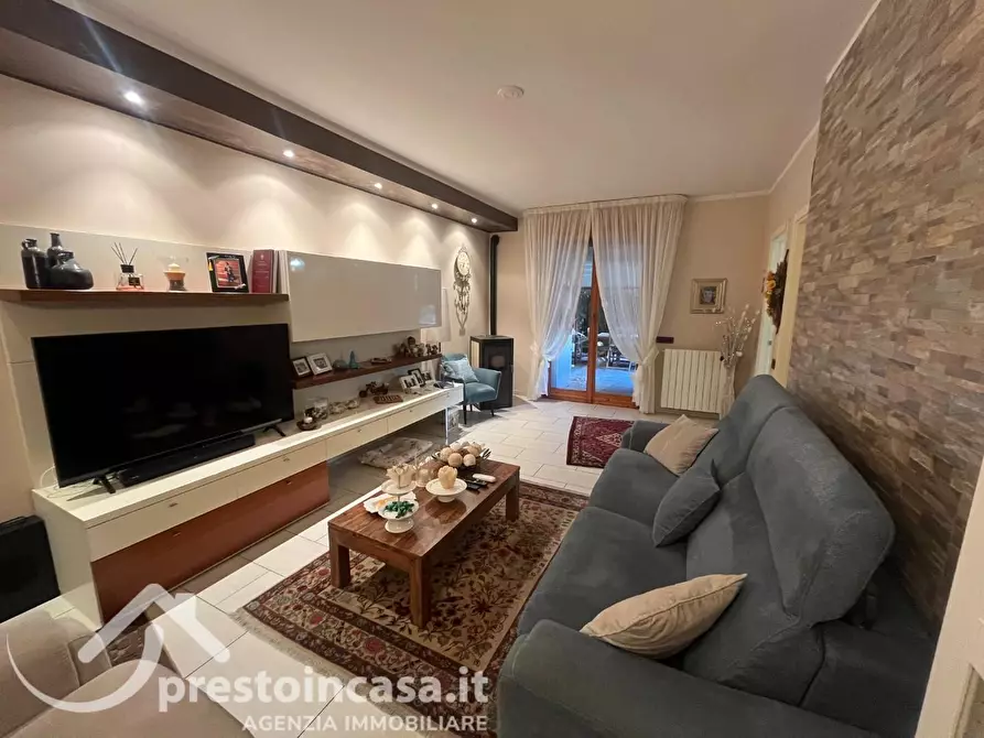 Immagine 3 di Appartamento in vendita  a Viareggio