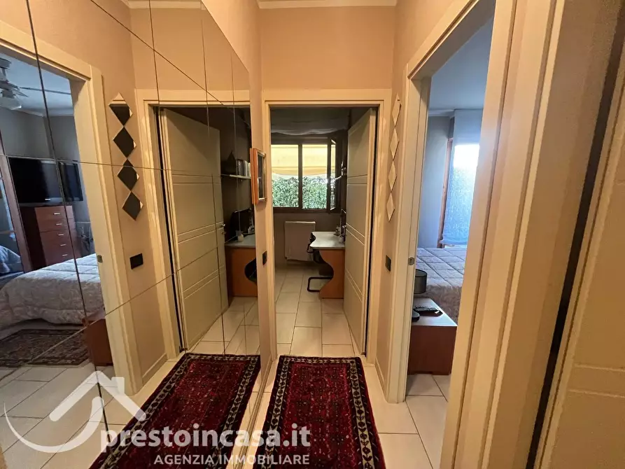 Immagine 14 di Appartamento in vendita  a Viareggio