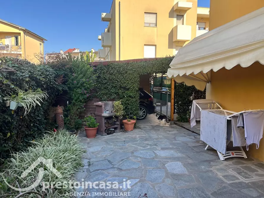 Immagine 10 di Appartamento in vendita  a Viareggio