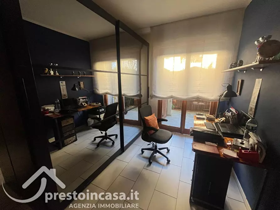 Immagine 21 di Appartamento in vendita  a Viareggio