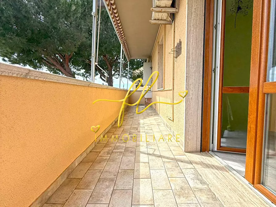 Immagine 4 di Appartamento in vendita  a Cecina