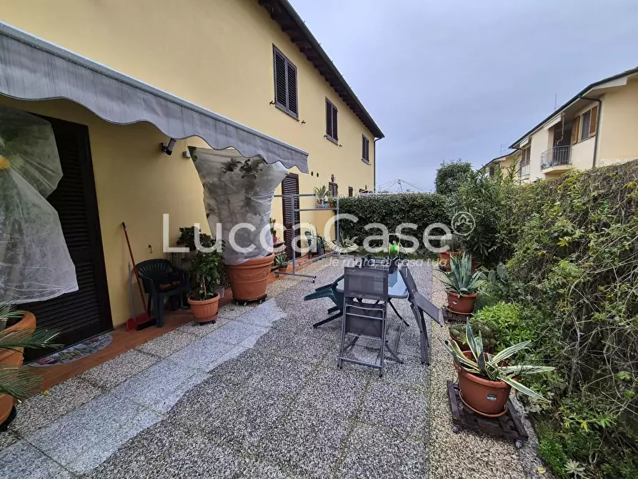 Immagine 33 di Villetta a schiera in vendita  a Capannori