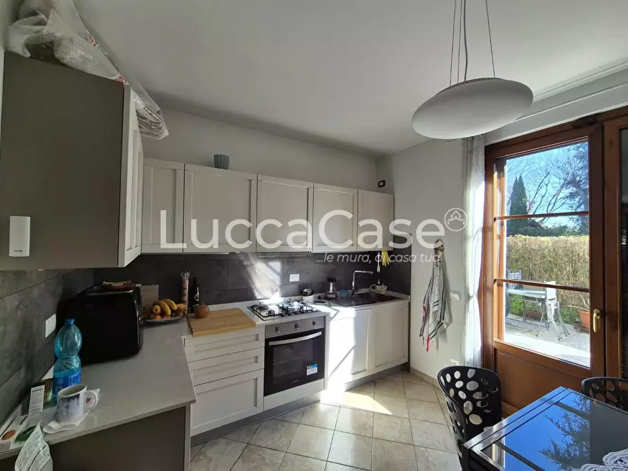 Immagine 8 di Villetta a schiera in vendita  a Capannori