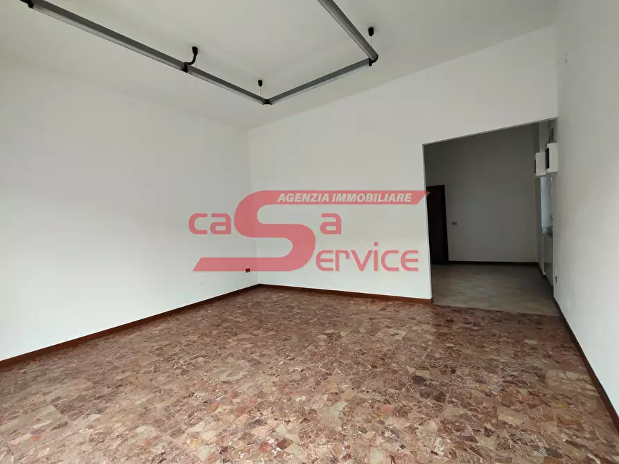 Immagine 3 di Locale commerciale in affitto  a Pieve A Nievole