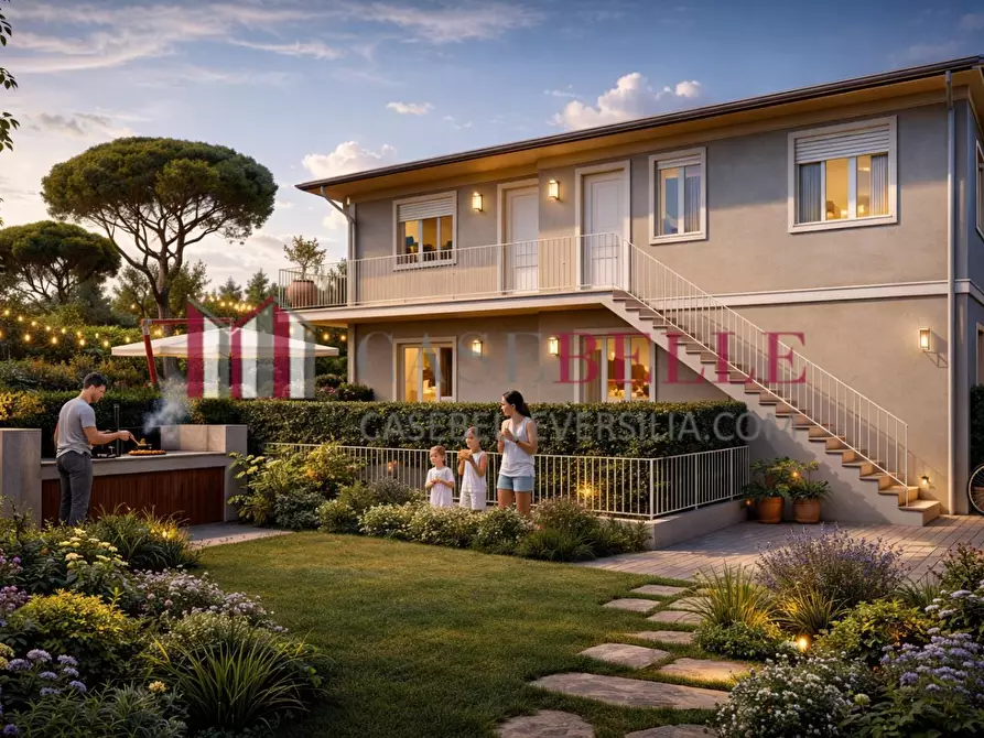 Immagine 2 di Casa quadrifamiliare in vendita  a Pietrasanta