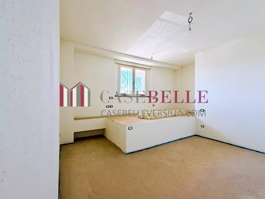 Immagine 8 di Casa bifamiliare in vendita  a Camaiore