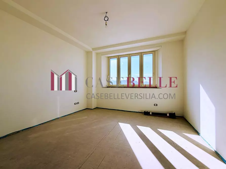Immagine 11 di Casa bifamiliare in vendita  a Camaiore