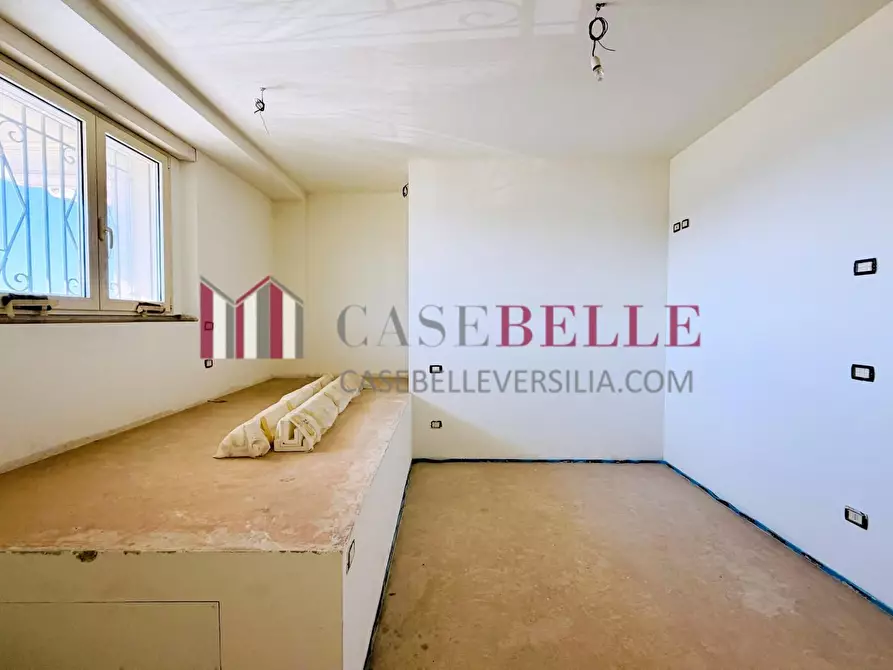 Immagine 10 di Casa bifamiliare in vendita  a Camaiore