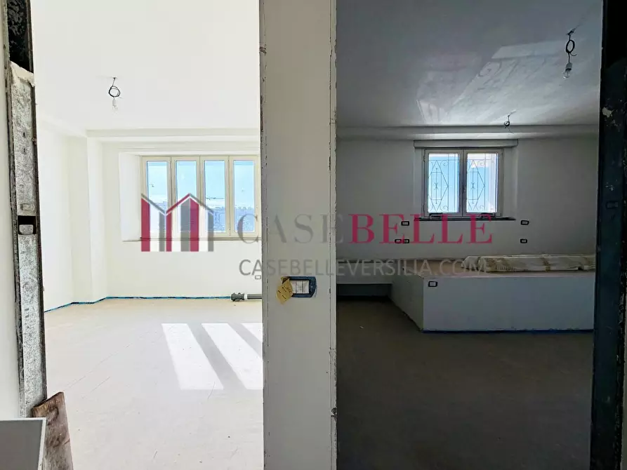 Immagine 7 di Casa bifamiliare in vendita  a Camaiore