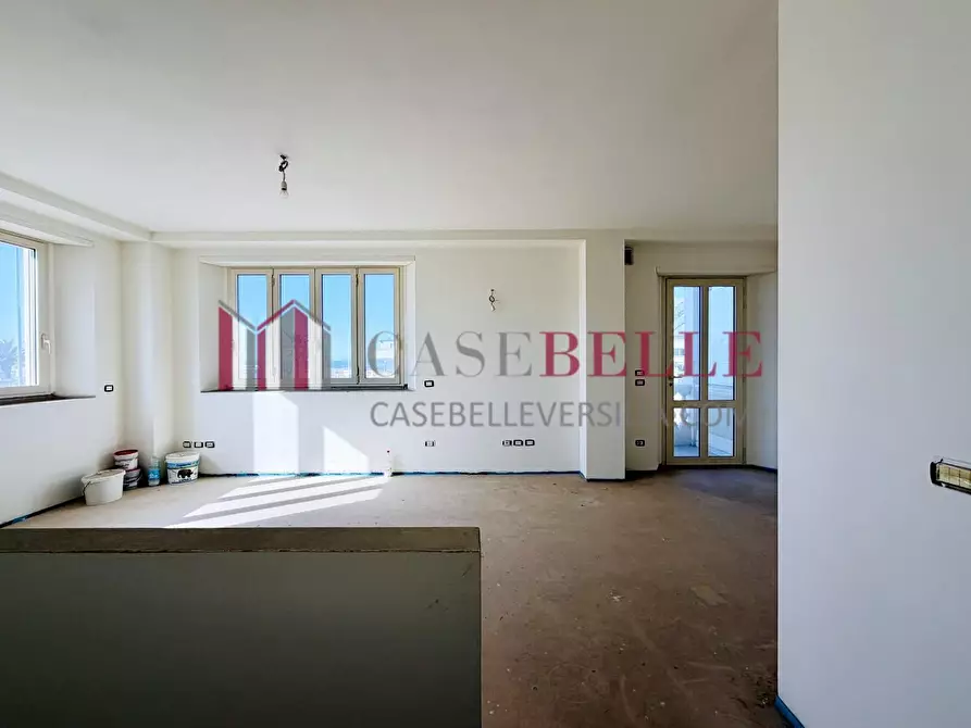 Immagine 2 di Casa bifamiliare in vendita  a Camaiore