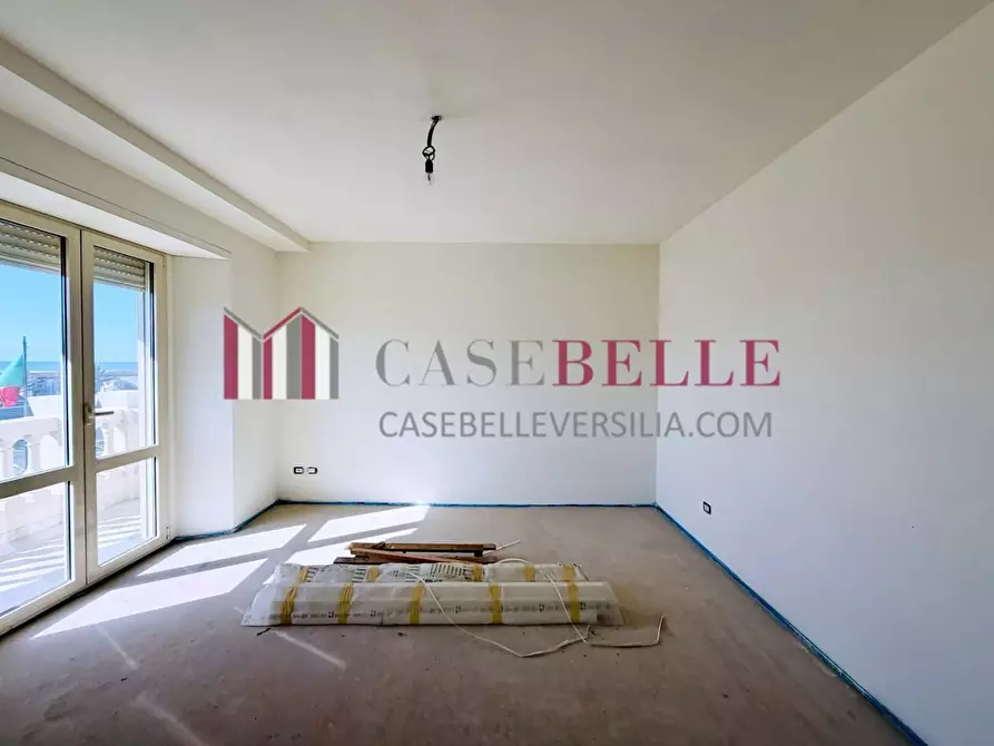 Immagine 11 di Appartamento in vendita  a Camaiore