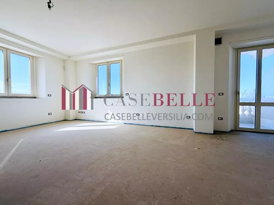 Immagine 3 di Appartamento in vendita  a Camaiore