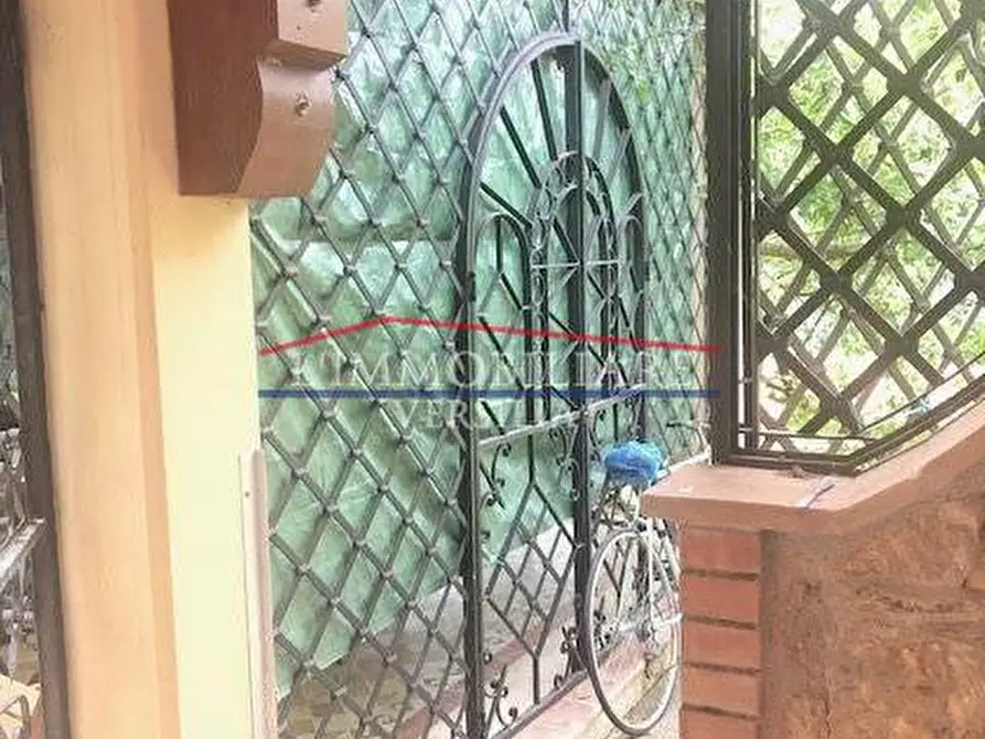 Immagine 8 di Villa in vendita  a Massa