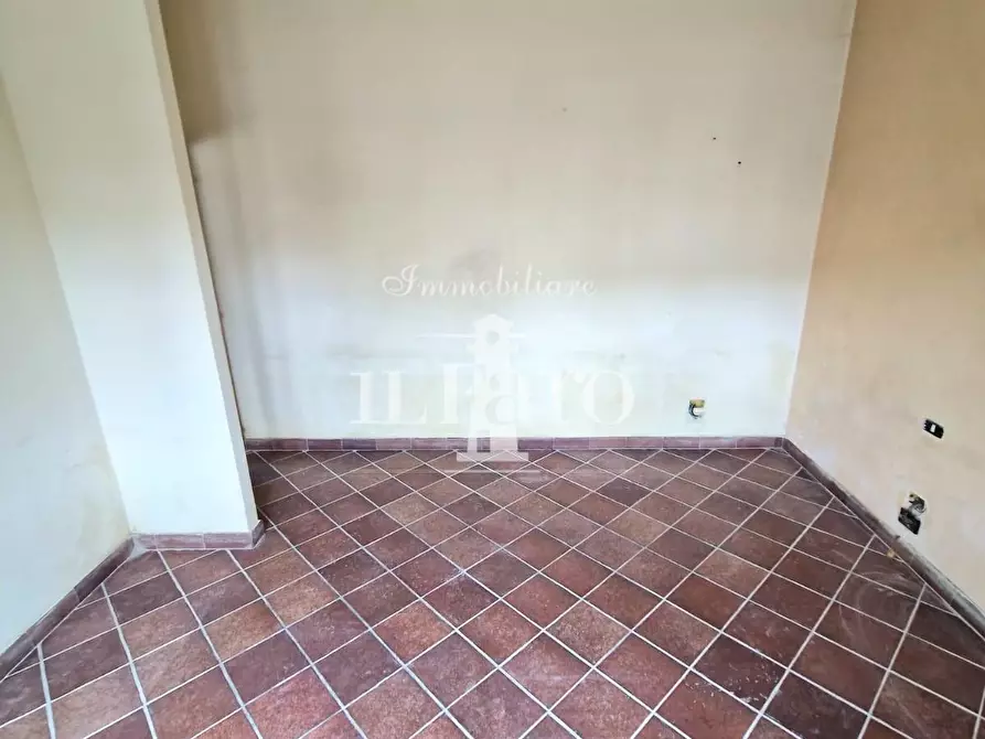 Immagine 21 di Villa in vendita  a Campi Bisenzio
