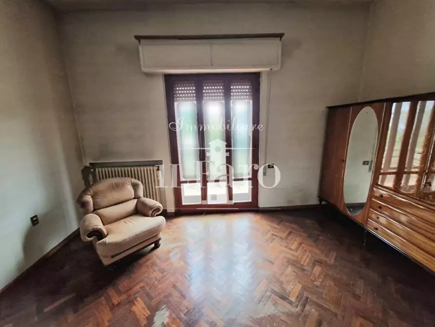 Immagine 40 di Villa in vendita  a Campi Bisenzio