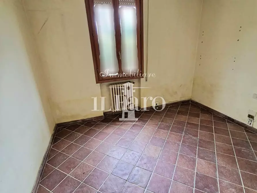 Immagine 27 di Villa in vendita  a Campi Bisenzio