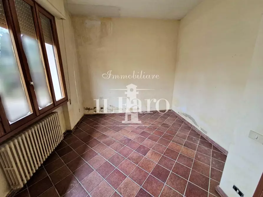 Immagine 20 di Villa in vendita  a Campi Bisenzio