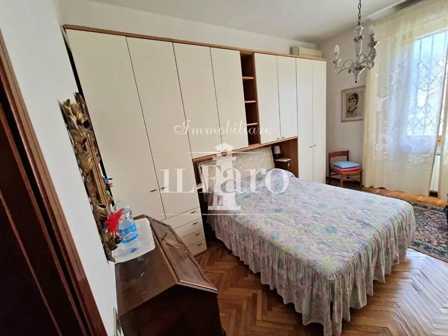 Immagine 32 di Appartamento in vendita  a Campi Bisenzio