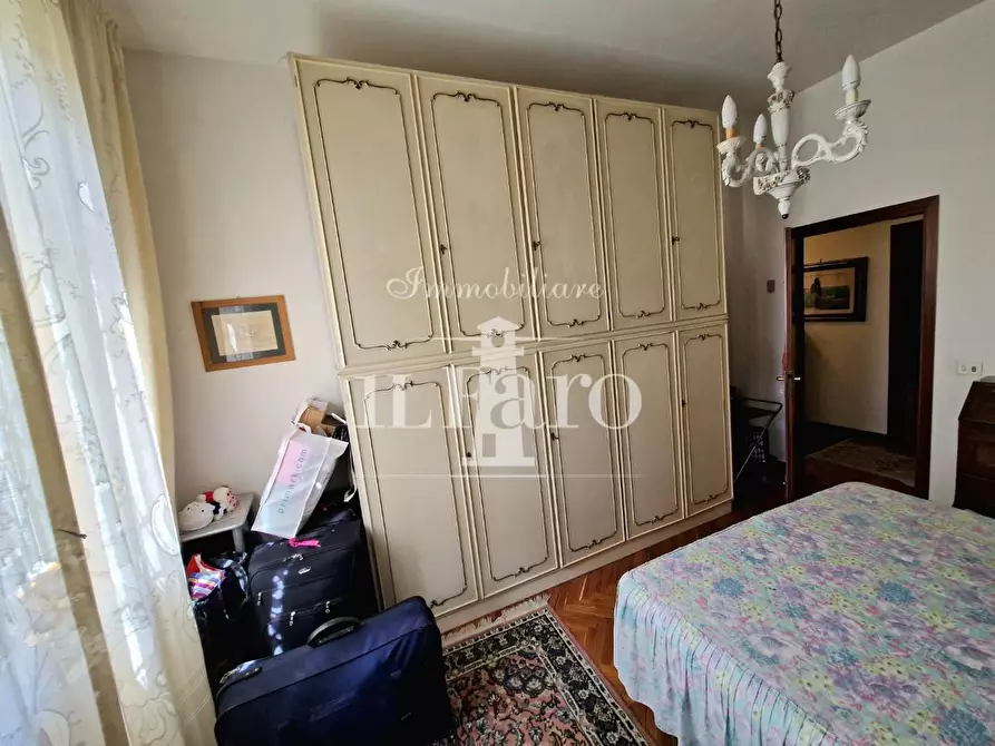 Immagine 23 di Appartamento in vendita  a Campi Bisenzio