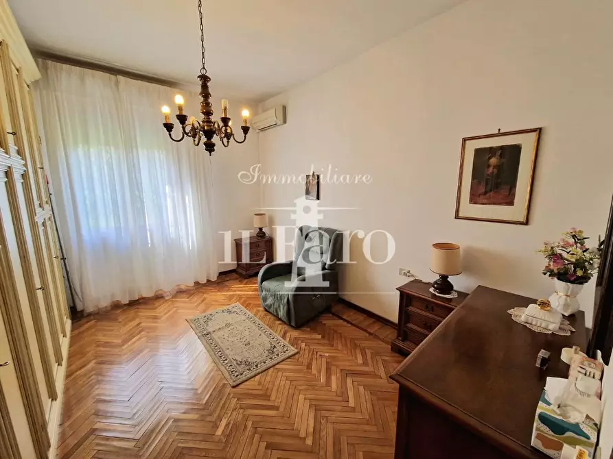 Immagine 33 di Appartamento in vendita  a Campi Bisenzio