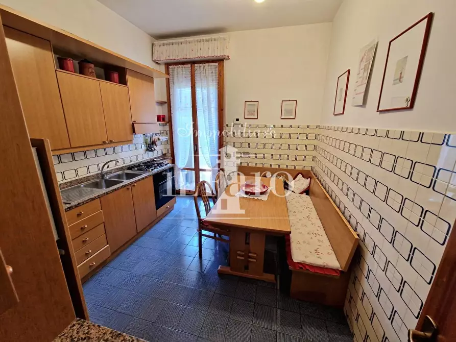 Immagine 16 di Appartamento in vendita  a Campi Bisenzio