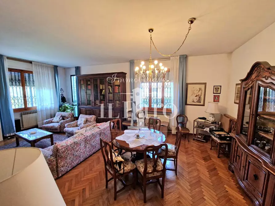 Immagine 9 di Appartamento in vendita  a Campi Bisenzio