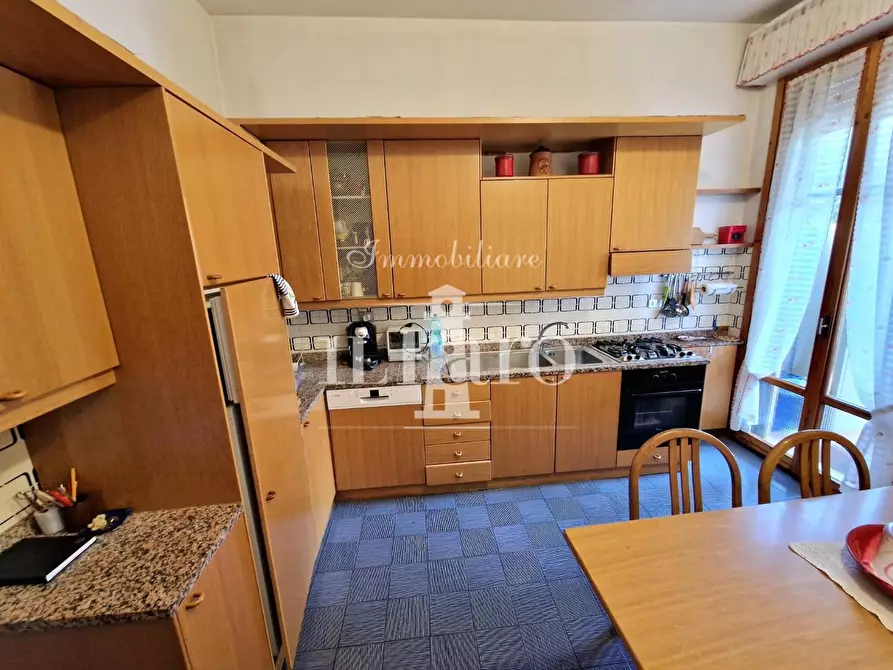 Immagine 13 di Appartamento in vendita  a Campi Bisenzio