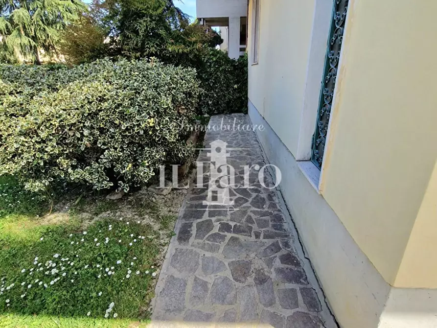 Immagine 3 di Appartamento in vendita  a Campi Bisenzio